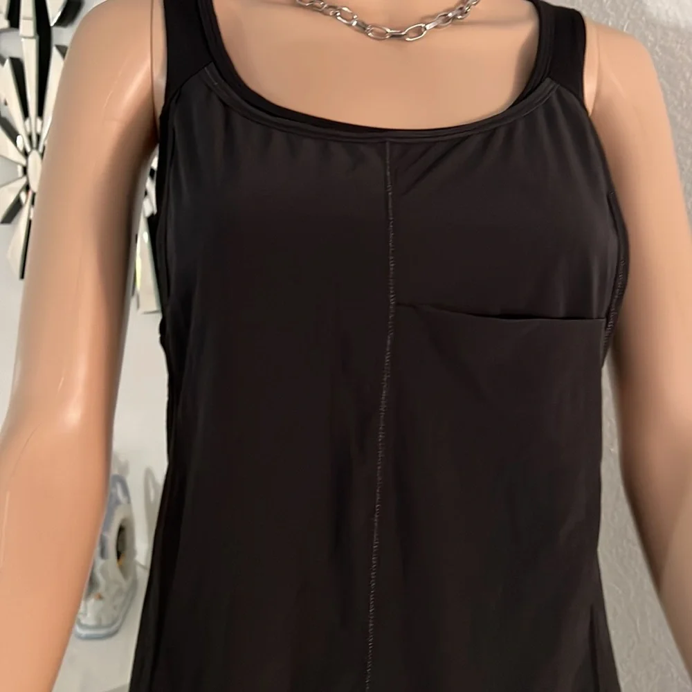(Lululemon) ladies top size 6 please check measurement because there is no tag - Picture 7 of 17